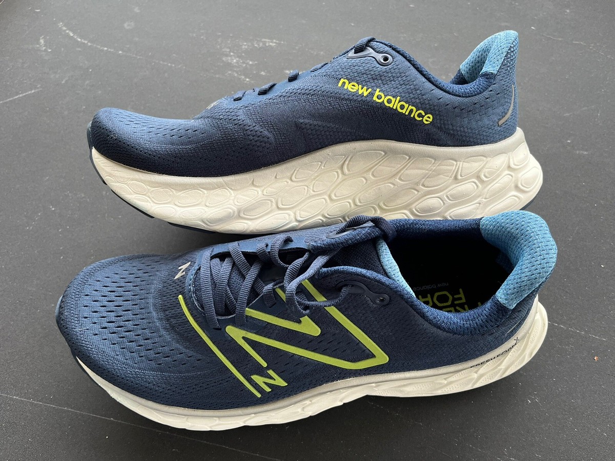 New Balance Mens Fresh Foam More v4 Running Shoe MMORCN4  display picture 2