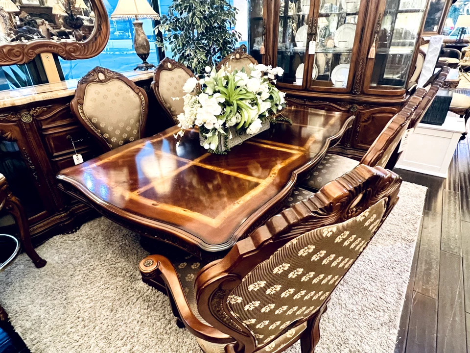 AICO by Michael Amini Cortina 7PC rectangular dining set with light chairs - Image 2 of 3