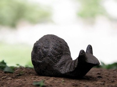 Fun Tiny Wee Miniature Rustic Primitive 2'' Long Cast Iron Garden Snail Toy