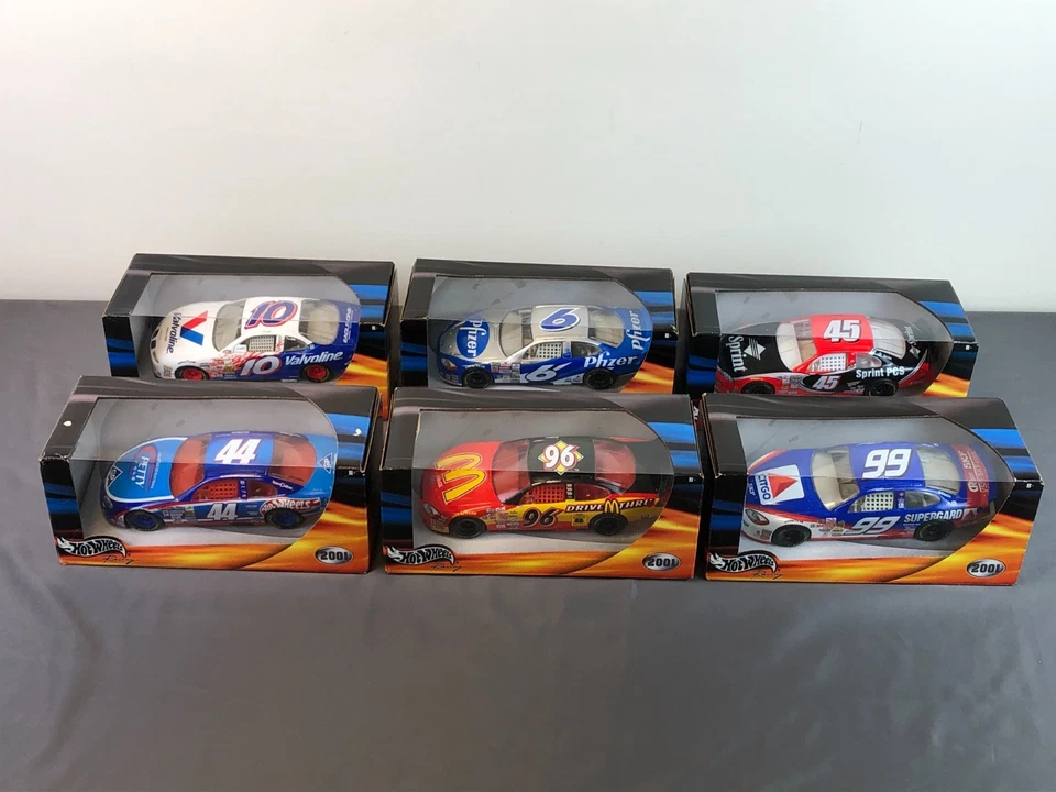 6 Nuevo en caja 2001 Hot Wheels Racing 1:24 McDonald's Pfizer Richard Petty 43 Valvoline + Foto 2 de 4