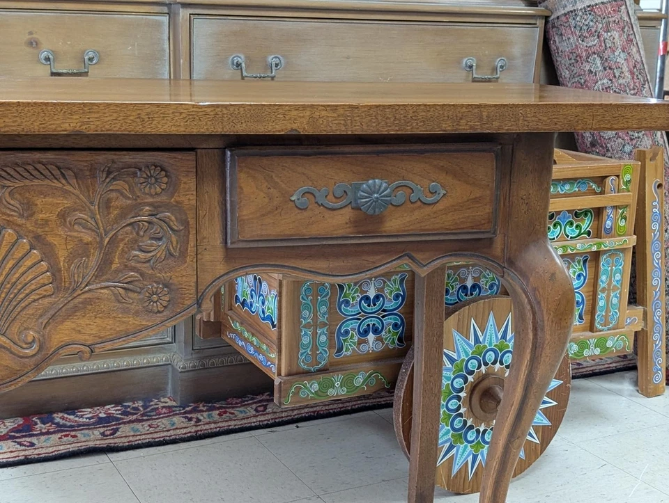 Aparador/mesa consola vintage Drexel French Country, 70′′W, PA6849TD Foto 3 de 4