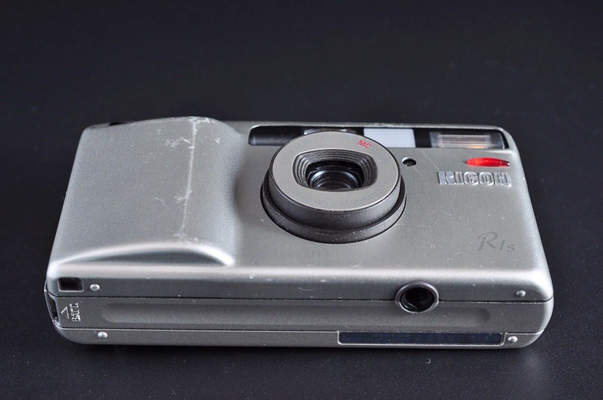 1-Yr Warranty] Ricoh R1s Silver 35mm Vintage Compact Film Camera