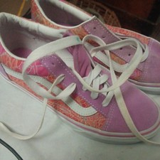 Vans Flower Design Youth 4 Retails For 95