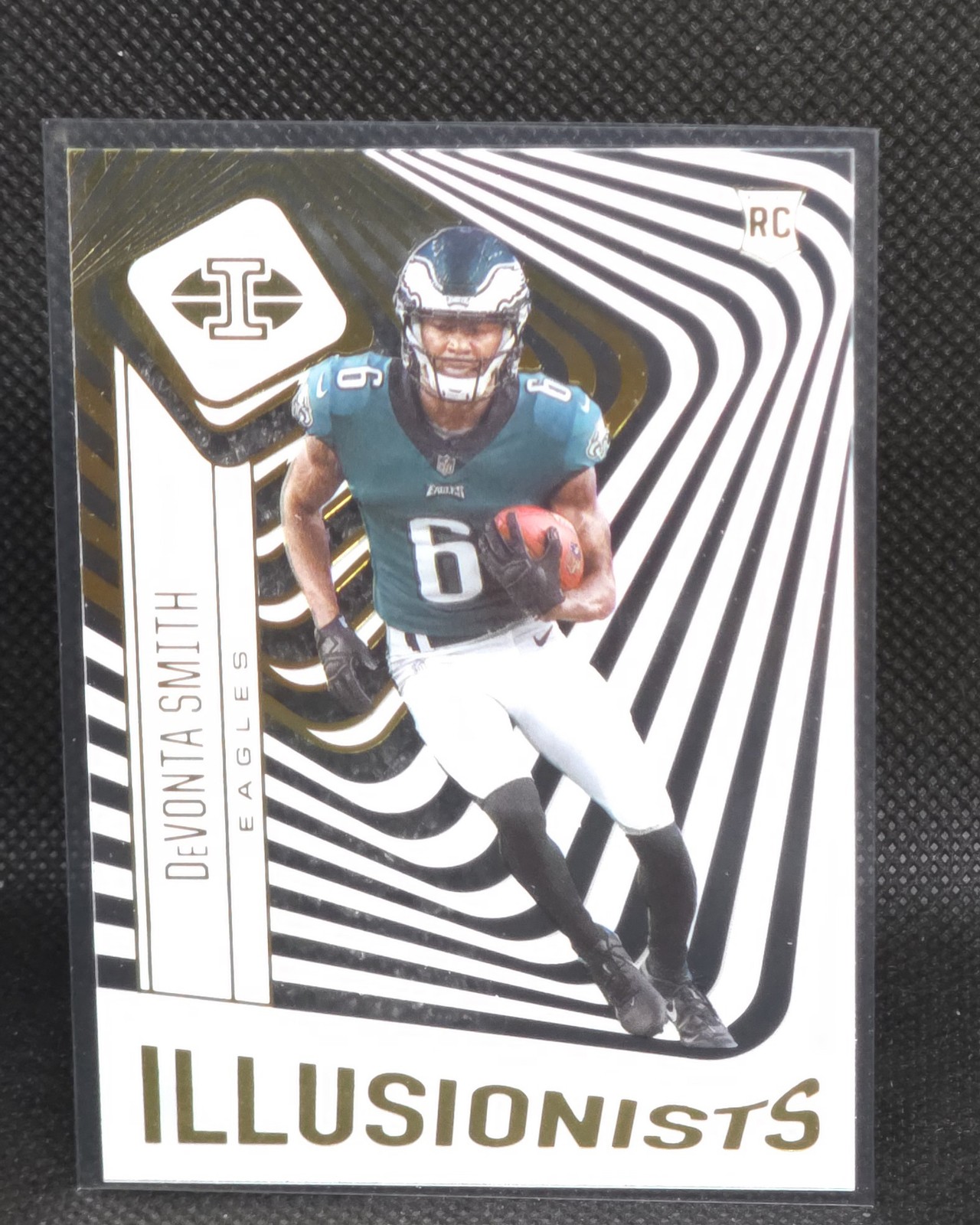 2021 Panini Illusions #ILL-15 DeVonta Smith Illusionists RC