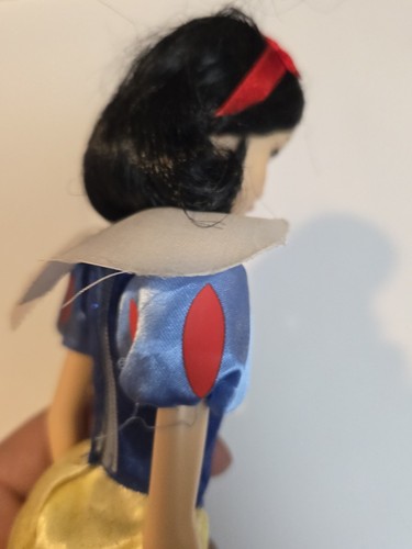 Disney Store Princess Snow White Classic Doll with dress EUC C258 - Picture 10 of 19