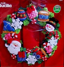 Bucilla Santa CHRISTMAS TOYS WREATH Felt Kit New Frosty Train Drum OOP New