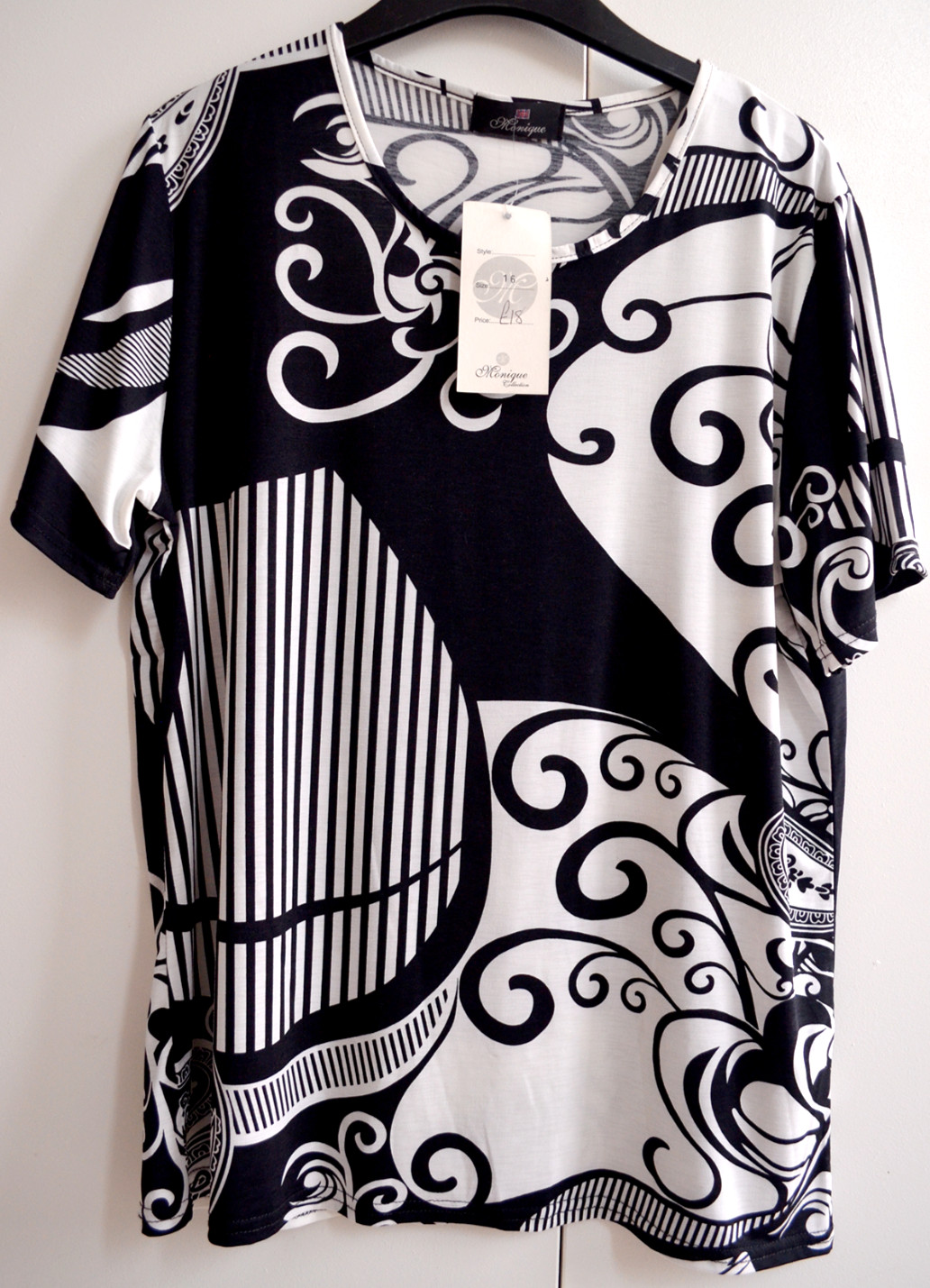 Womens Top Size 12 Black and White Patterned Short Sleeve New with Tags