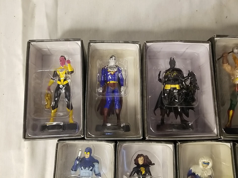 Lot Of 10 Eaglemoss DC Comics Super Hero Collection Figure Magazine  - Image 2 of 4