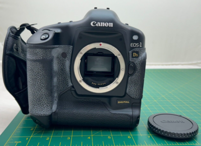 Canon EOS 1Ds Mark III 21.1MP Digital SLR Camera - Black Canon EOS 1Ds Mark III 21.1MP Digital SLR Camera - Black