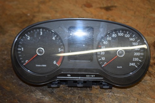 VW Polo 6R TDI 6R0920861G Tacho Kombiinstrument