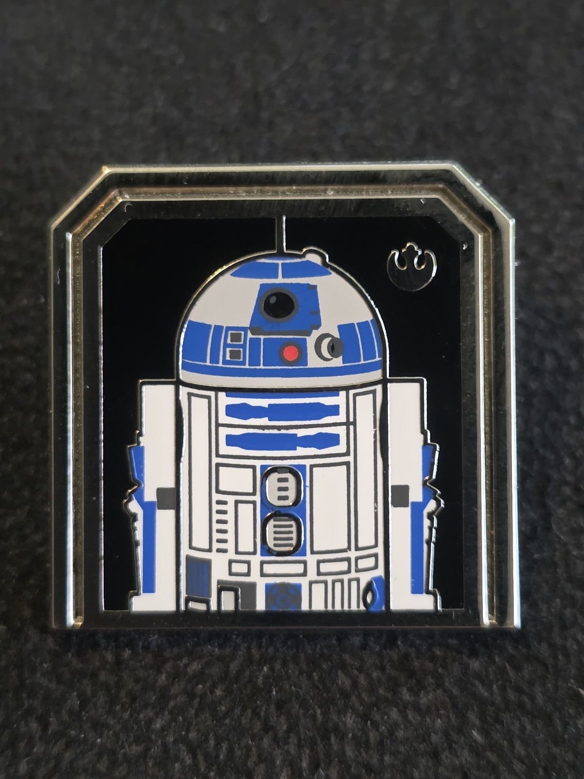 2024 Disney World WDW Hidden Mickey Star Wars Icon Pin Droids R2-D2 Blue (18)