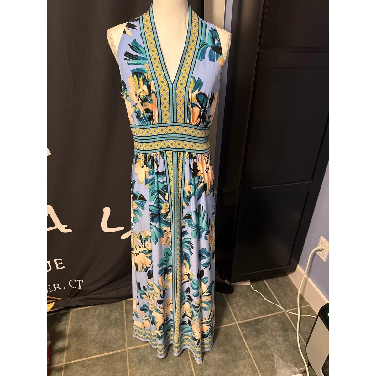 Polyester Floral Regular Size Sleeveless Maxi Dresses for Women for sale