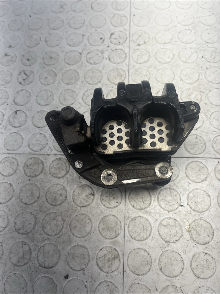 Pinza de freno delantera Honda CBR250R 2011-2013 OEM Foto 4 de 4