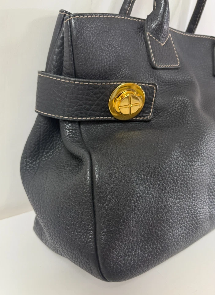 Bolso de mano Barneys New York de cuero granulado negro con asa superior Foto 3 de 4