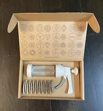 Pampered Chef Cookie Press #1525 In Original Box 16 Different Disc Patterns