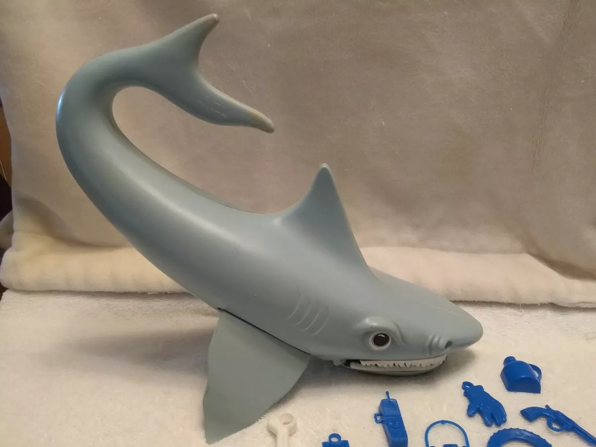 Vintage 1975 Ideal The Game Of JAWS Shark Universal No Instructions No Box.