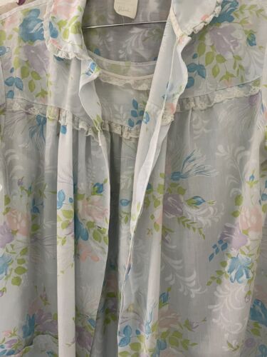 Vintage Floral Nightgown and Matching Robe Lace Detail GRANNY CORE sz Medium