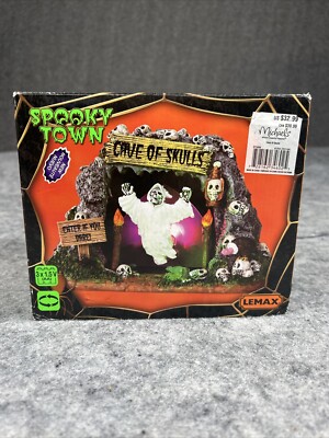 Lemax Spooky Town Cave Of Skulls #34602 Halloween Lighted Animated Scary NEW
