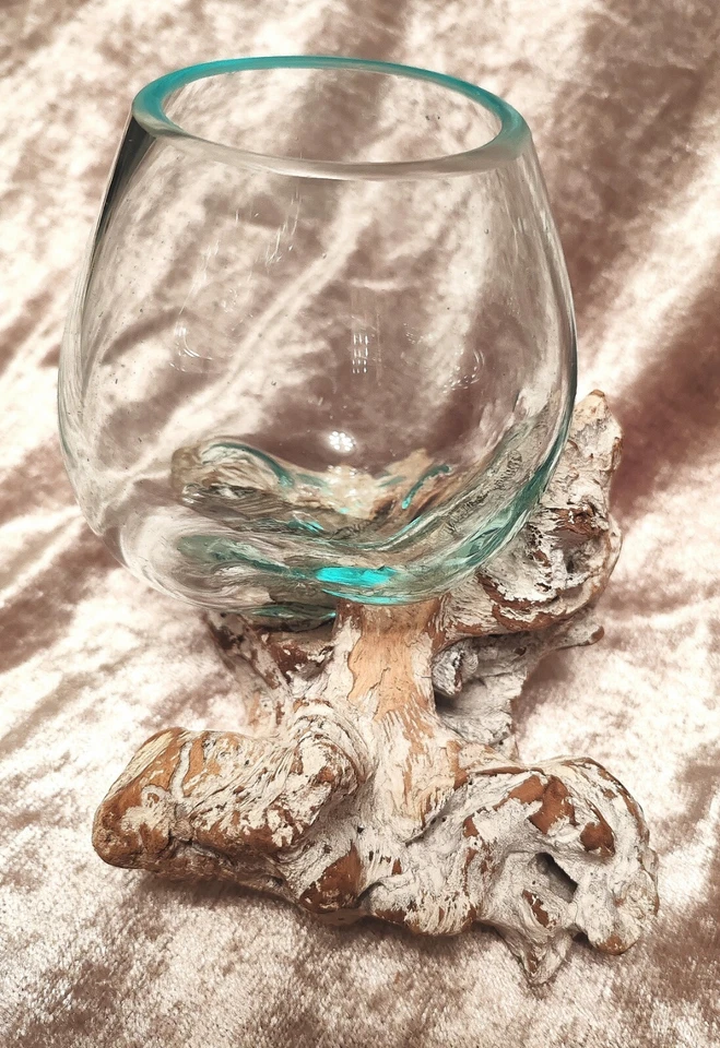 Cuenco pequeño de vidrio fundido sobre madera encalada único hecho a mano regalo Foto 2 de 3