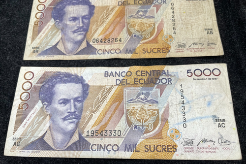Lotto 3 banconote Ecuador 5000 Sucres 1987 - Foto 3 di 6