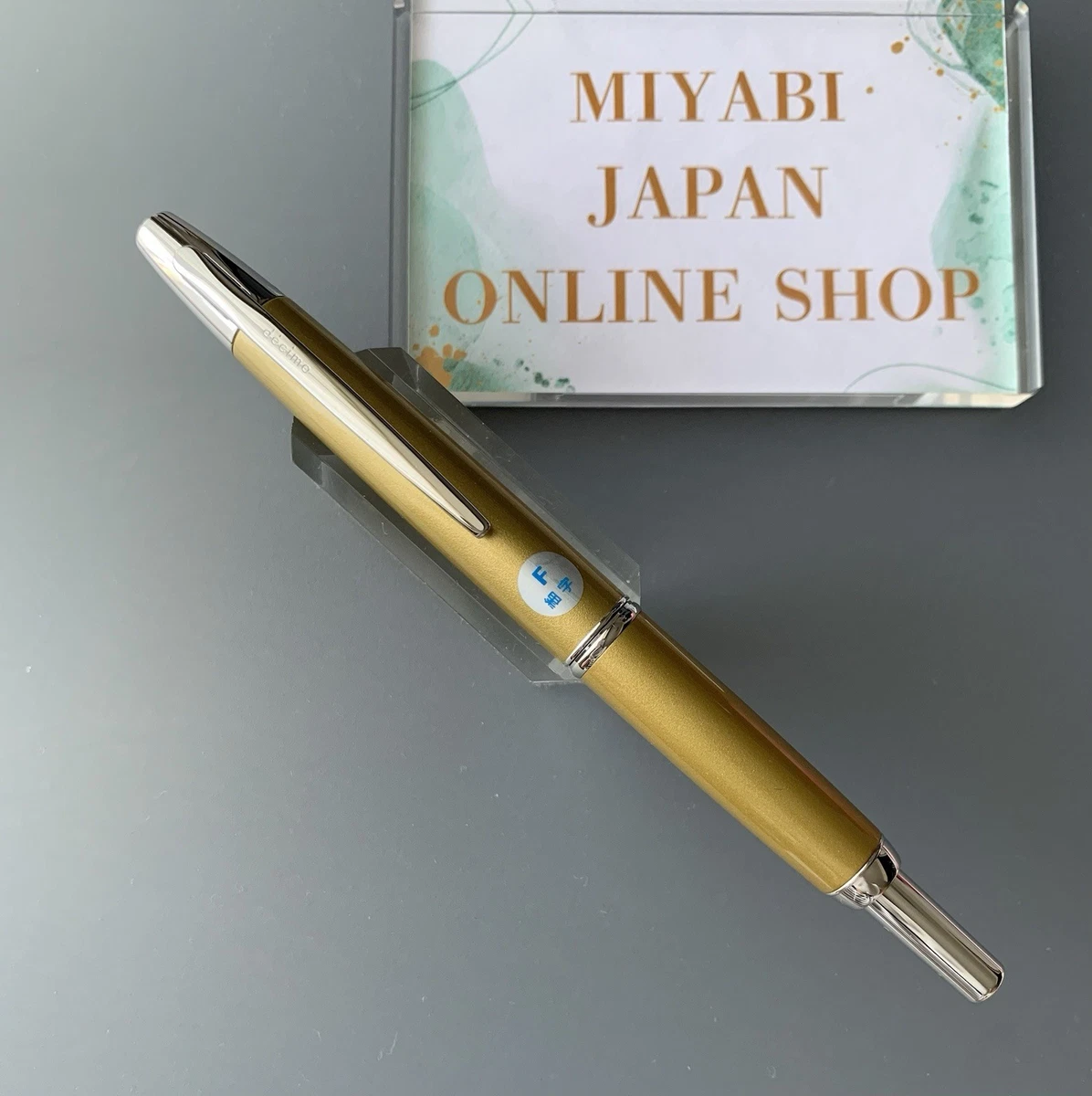 Gold, 18K Nib Vintageless Collectible Pilot Fountain Pens for sale