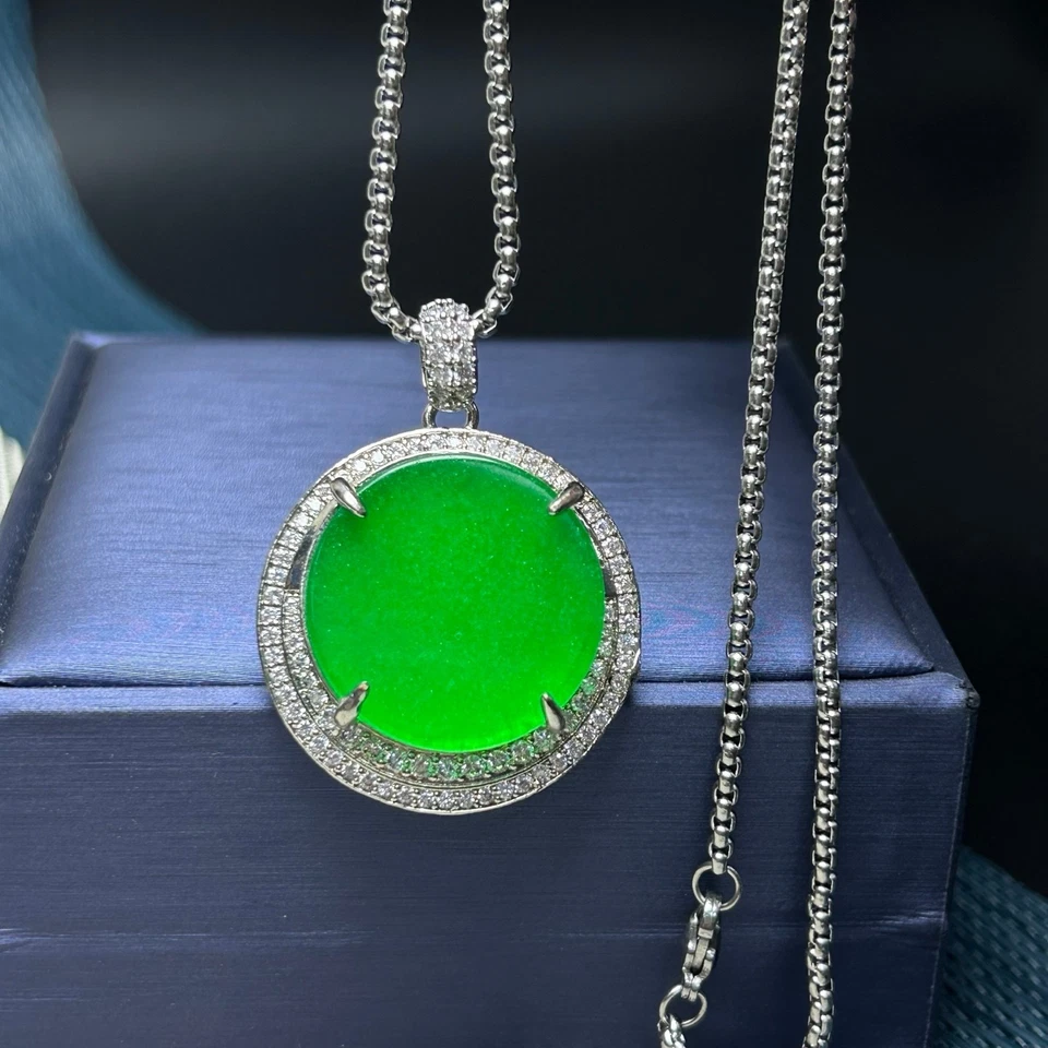 Colgante y collar tallado en jadeíta verde hielo perfecto natural real Foto 3 de 4