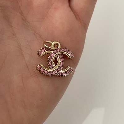 Chanel Vintage Rosa Steine Schnürung Reißverschluss Zugknopf Charm In Goldfarben