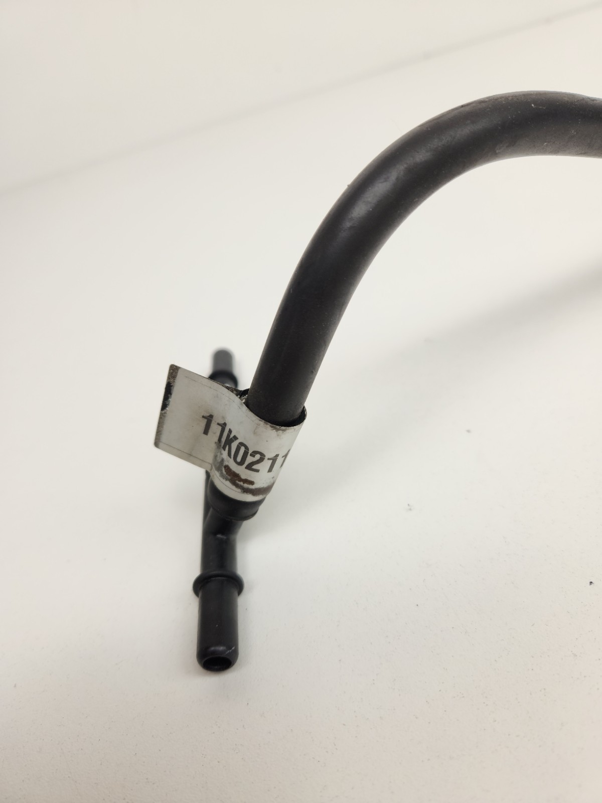 2015-2016 MCLAREN 650S RWD 3.8T FUEL LINE HOSE PIPE 11K0211CP01 OEM 