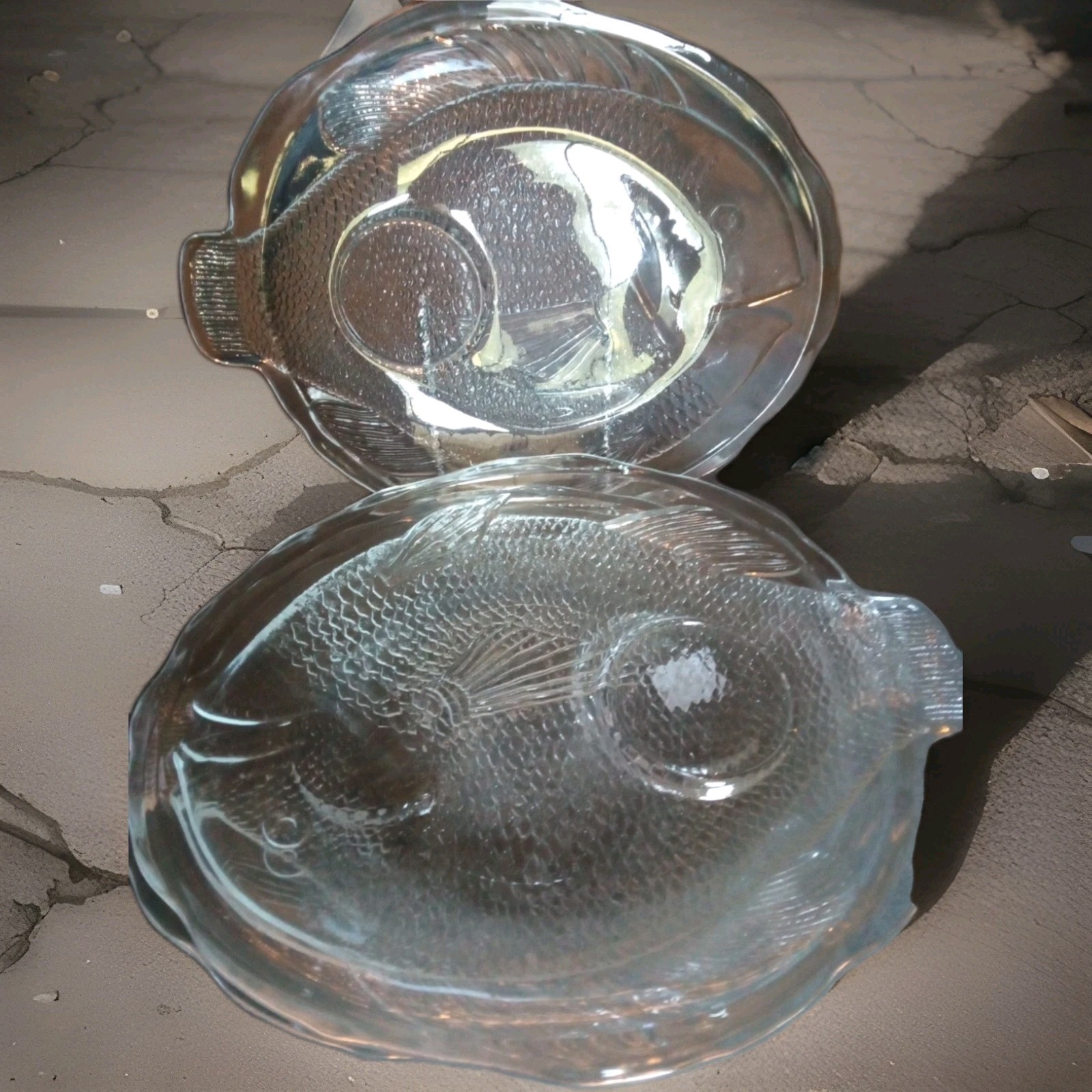 Vintage Arcoroc France Fish Shaped Plates Clear Glass 8