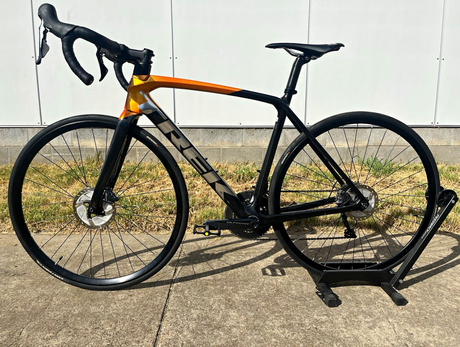 2021 Trek Émonda SL7 Road Bike 54cm 700C Carbon Hyd Disc Black/Orange