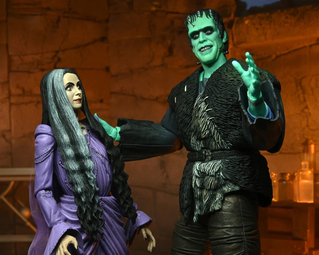 Rob Zombie’s The Munsters- Ultimate Herman & Lily Munster 7