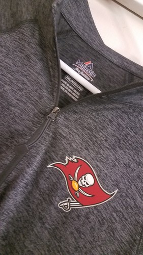 Beautiful NWT Tampa Bay Buccaneers T.BRADY Cool Base Jacket Women's XXL Mens XL - Picture 3 of 4