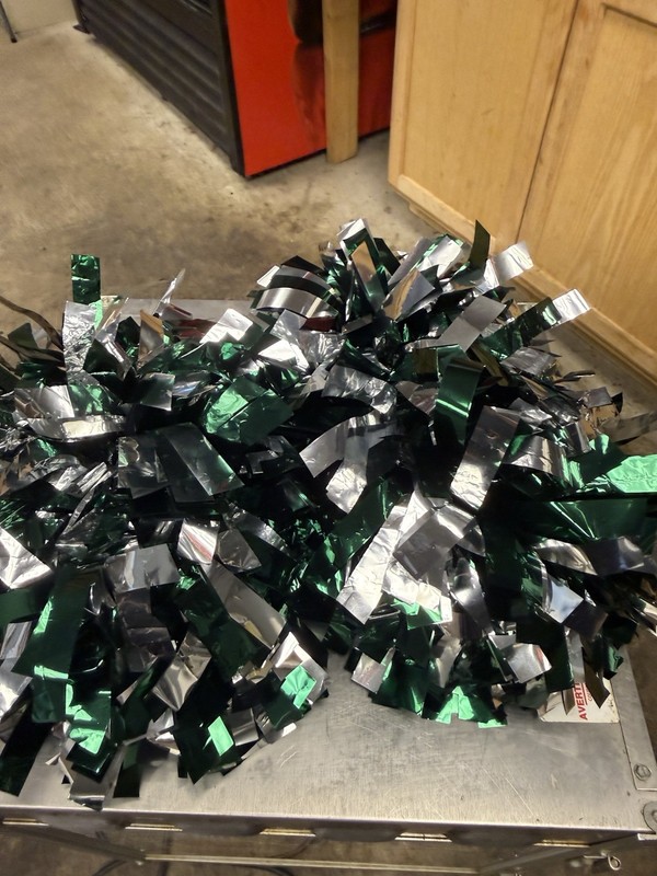Chasse Pom Poms