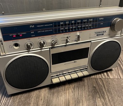 Vintage Toshiba RT-80S Boombox RARE Iconic Cassette Ghetto-Blaster