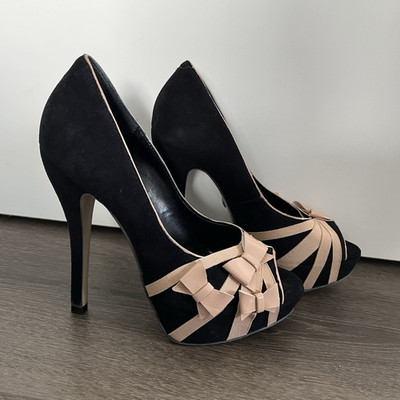 Buffalo London Damen Plateau Pumps Nubuk schwarz/beige Peep Toe Schleife 38