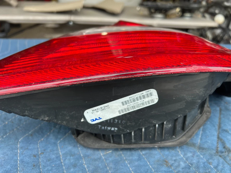 2002 - 2006 年丰田凯美瑞 LH 右握 PR 后左尾灯组件 原始设备制造商 #94DU — 第 3/4 张图片