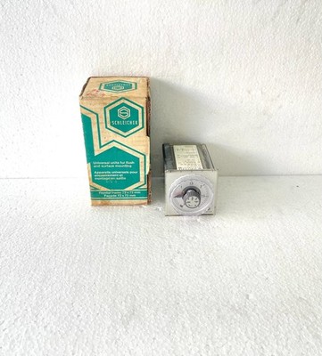 Schleicher DZ 52-SL Relay Timer 220V Nr.02408042-5