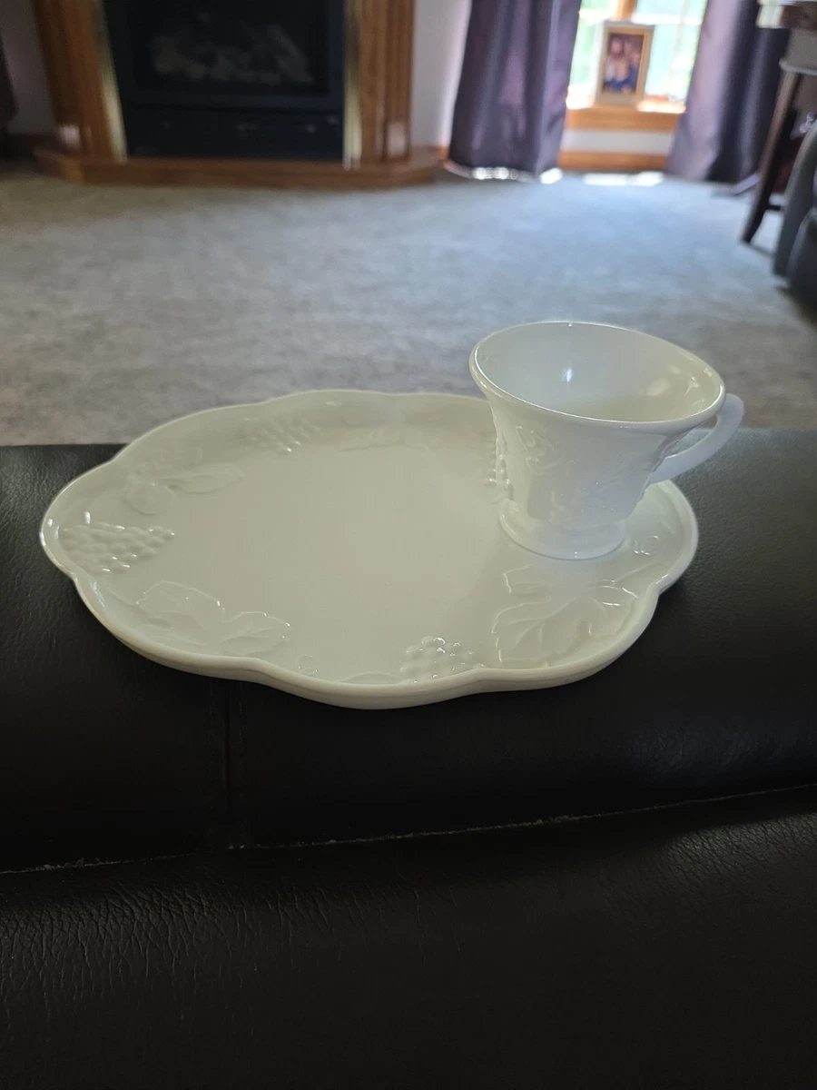 25+ Federal Glass Milk Glass Snack Plates In Federal 40s, 50s, 60s
