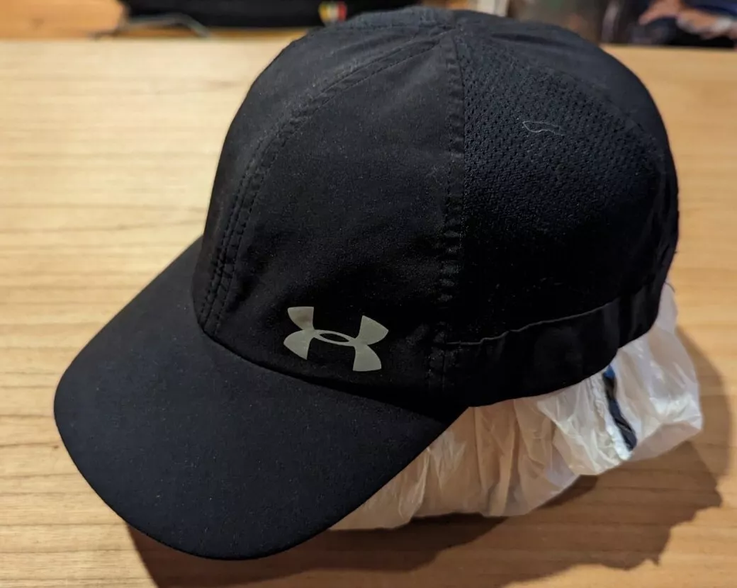 Under Armour Women s Hat Black Baseball Cap Adjustable Backstrap