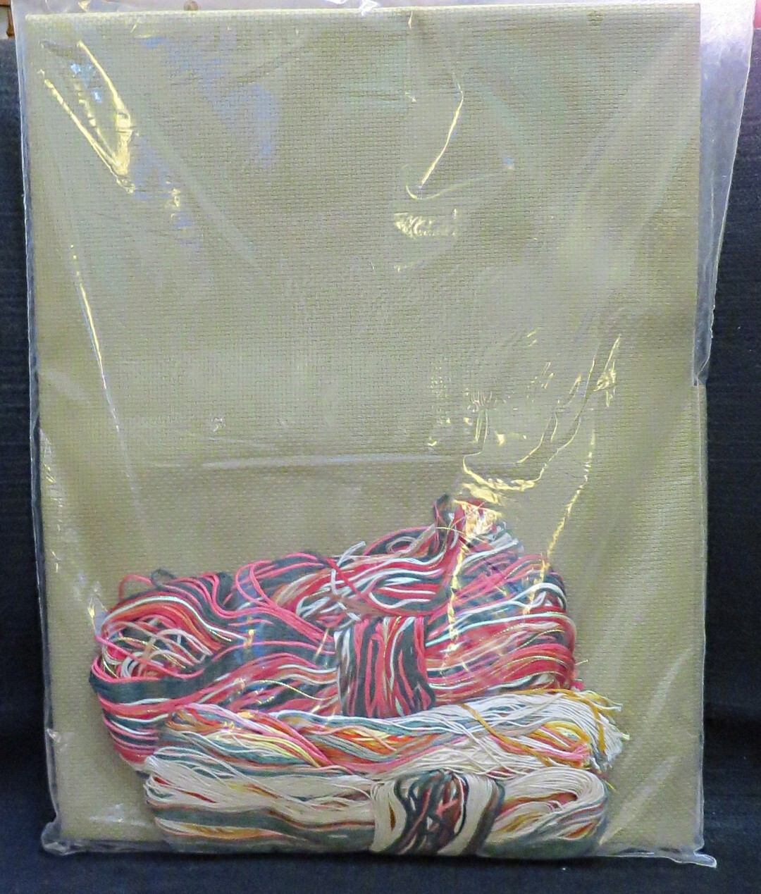 Janlynn Christmas 1989 "Angels & Bells" Tree Skirt Cross-Crochet Kit No. 02-216