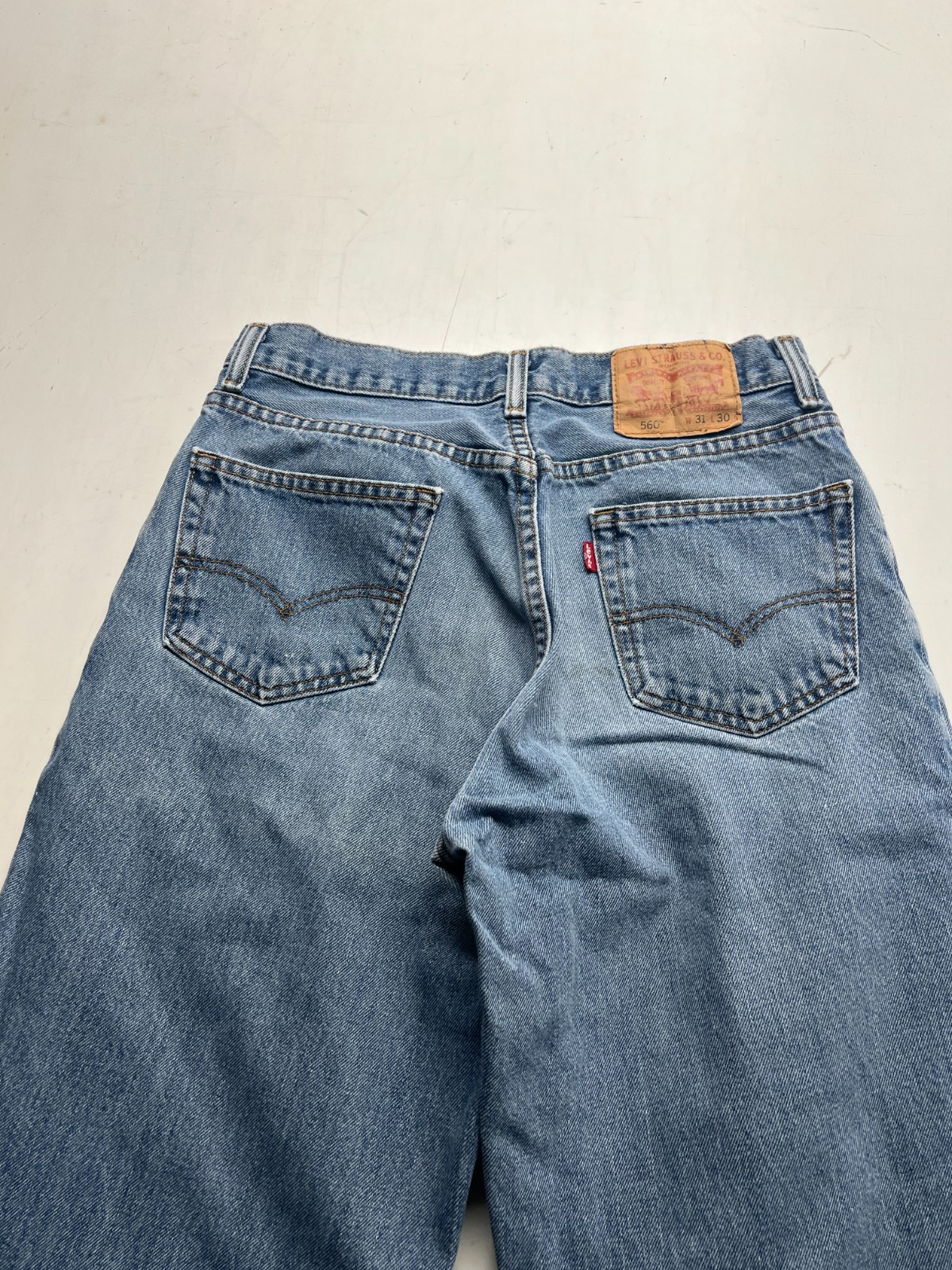 Vtg Levis 560 Comfort Fit Tapered Leg Jeans Blue Denim Lightwash Mens Sz 31x30 thumbnail 9