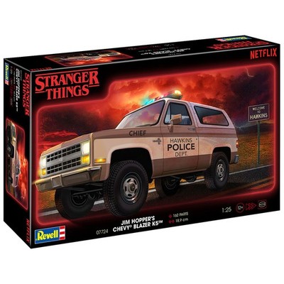 Revell Stranger Things Jim Hopper Chevrolet K5 Blazer Modellbausatz 1:25