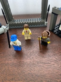 LEGO Studios #1381 Vampire's Crypt 3 original fig/coffin, assembled/not complete