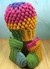 Handmade 3-6 Month Crochet Ankle Booties  Hat Set, Multicolor Colorblock