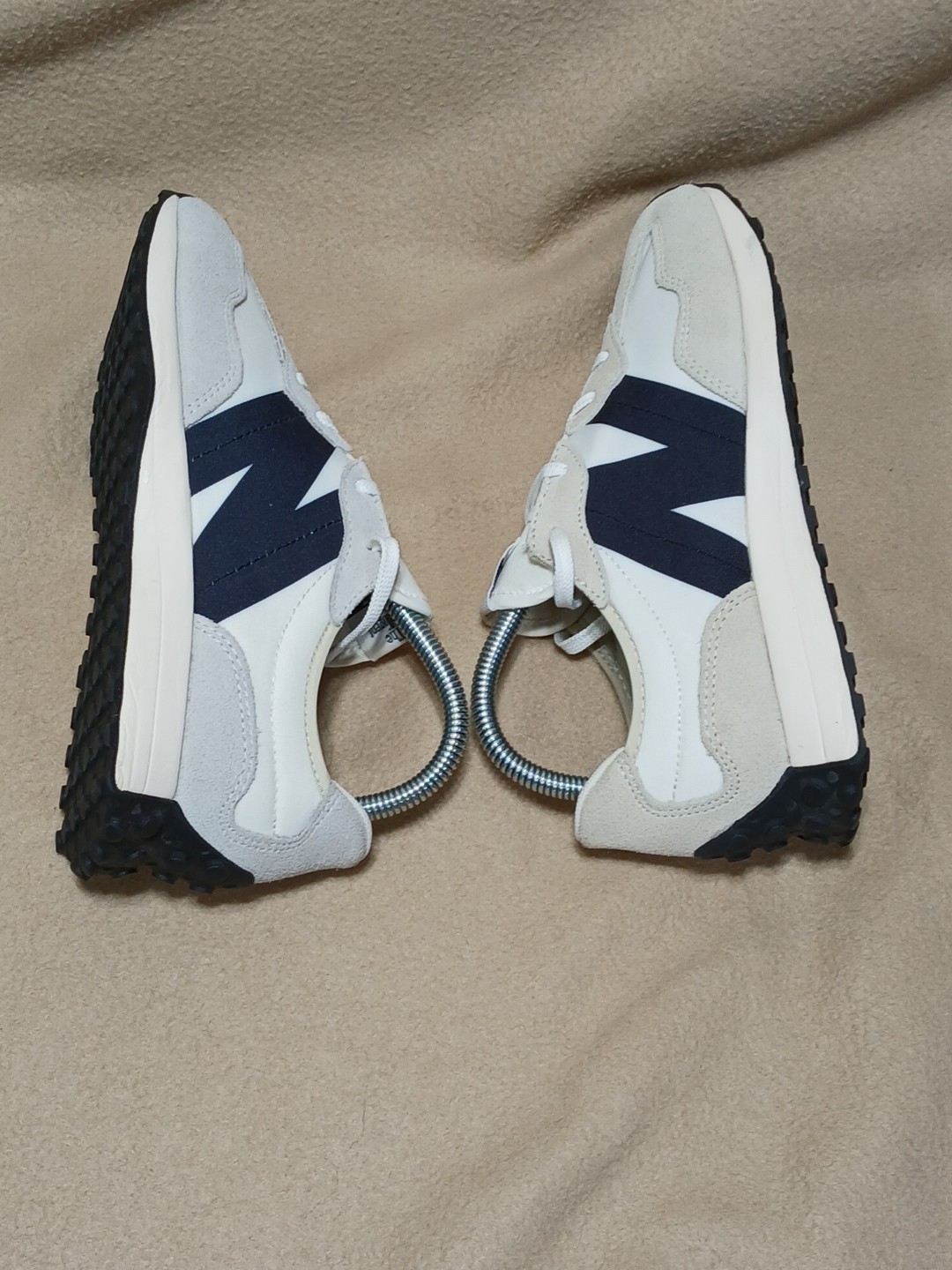 New Balance 327 GS327FE casual shoes Boys Size 5.5 One Gray One Tan - see Photos thumbnail 10