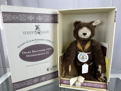 Steiff マトリョーシカ マウスとクマ 08 Amazon.com: Steiff Soft Cuddly Friends Cheesy Mouse, 7