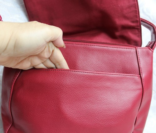 Giani Bernini Red Leather Shoulder Saddle Bag - Picture 4 of 12