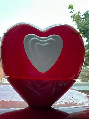 Escada Show Me Love limited edition