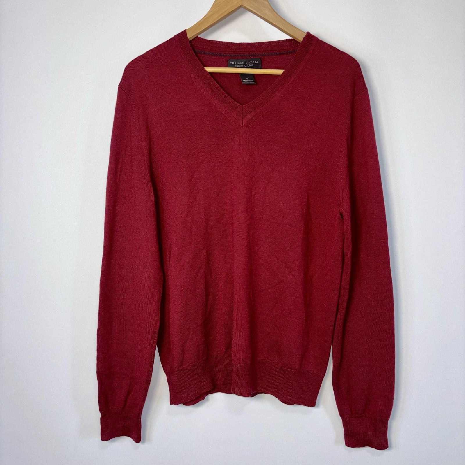 Bloomingdale’s Merino Wool V Neck Sweater Red Knit Pullover Size M