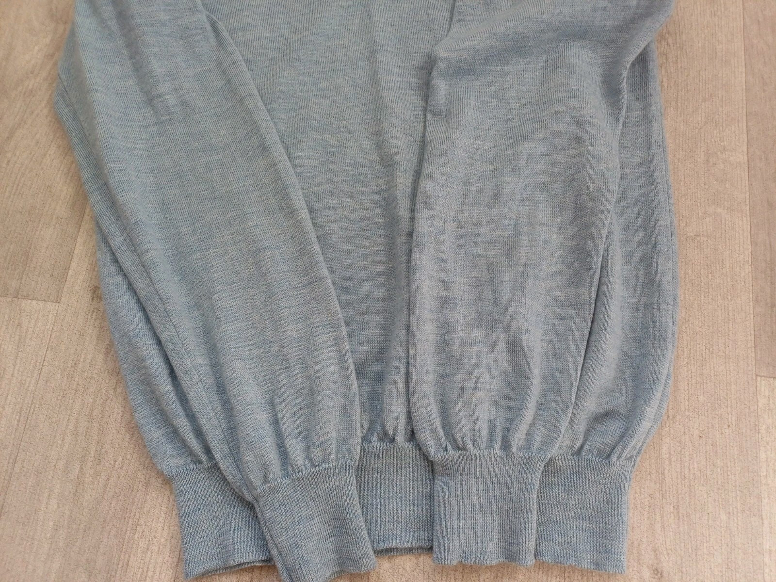 BAUMLER Mens 100percent Pure Merino Light Blue V Neck   Jumper Size M /38ins  Italy image 3